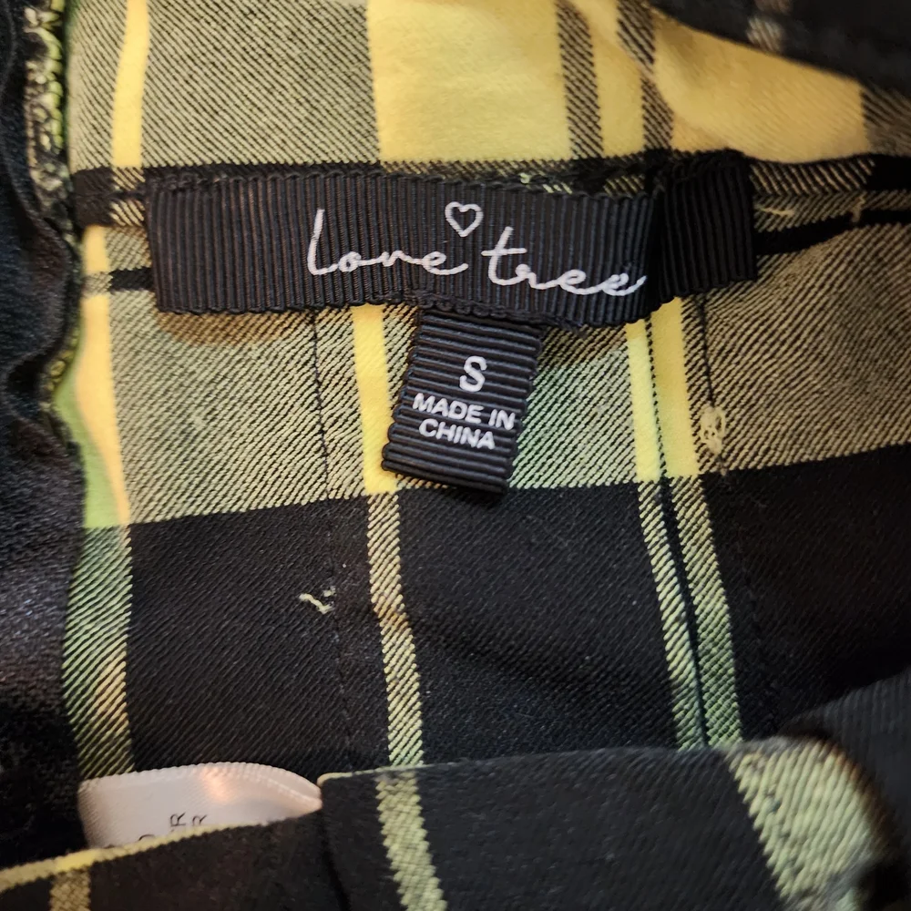 Love Tree Pleated Mini Skirt Womens Size Small Yellow/Black Plaid Schoolgirl